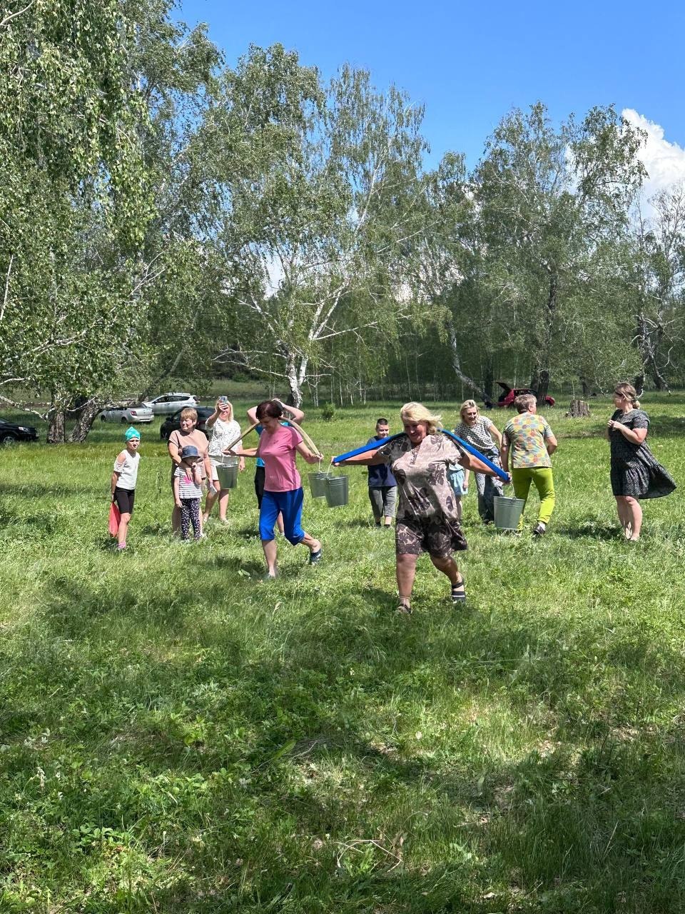 День Святой Троицы: как в Бавлинском районе прошёл народный праздник |  05.06.2023 | Бавлы - БезФормата