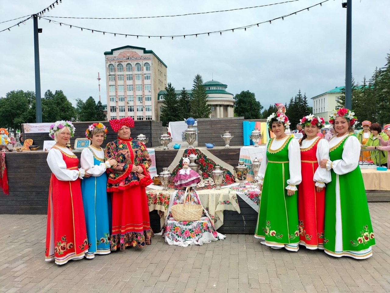 Бавлинский народный ансамбль принял участие на фестивале «Бугульма  ремесленная» | 13.06.2023 | Бавлы - БезФормата