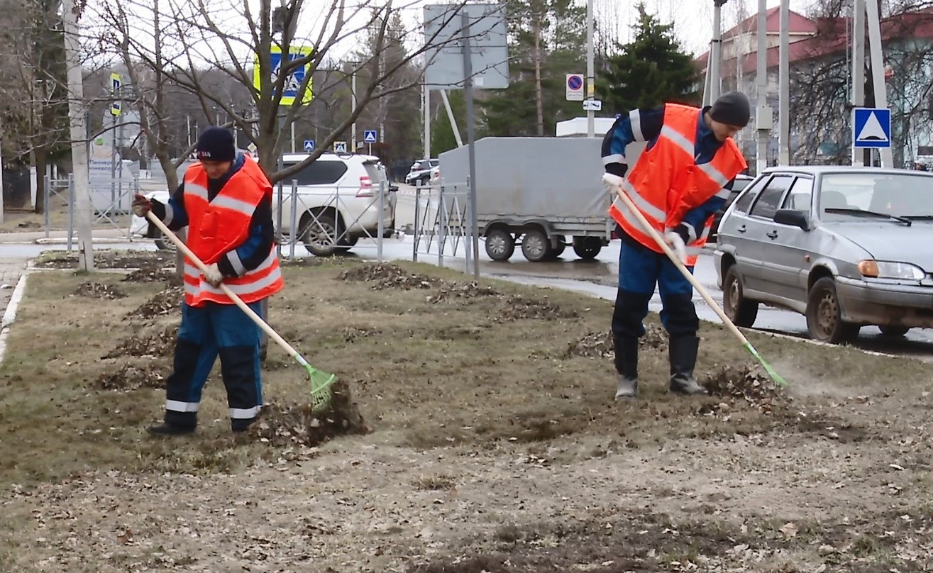 В Бавлах началась весенняя мойка улиц | 15.04.2024 | Бавлы - БезФормата