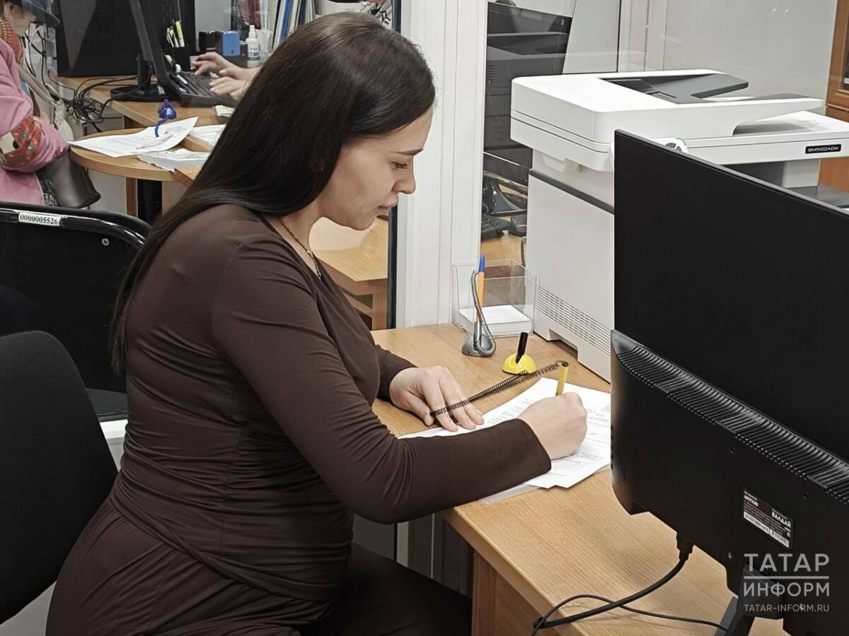 Подать заявление разрешается не раньше 30 недель беременности, а при многоплодной — с 28 недель. 
