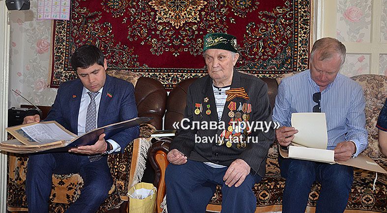 Депутат Госсовета Татарстана поздравил ветерана печати