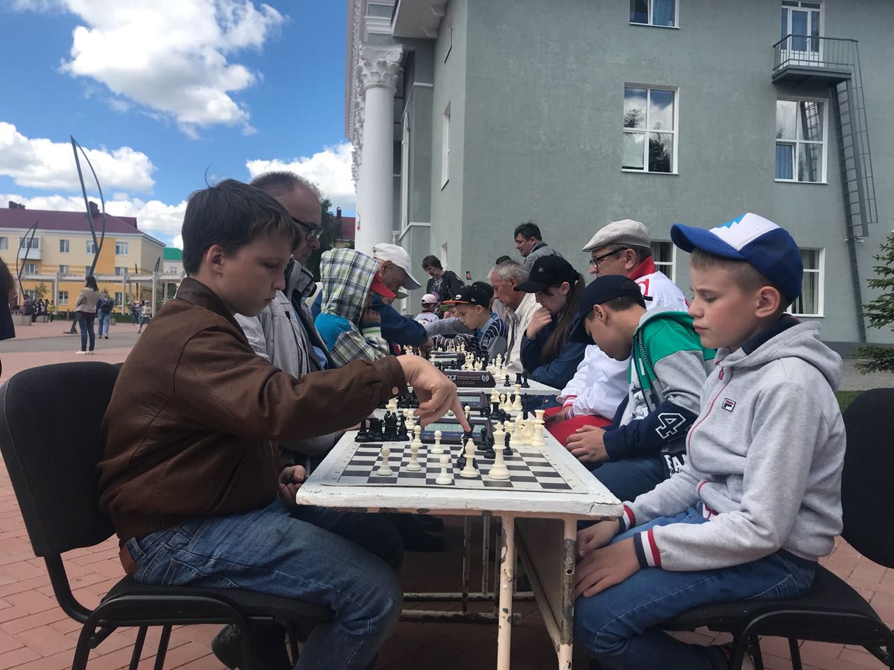 В Бавлах прошел шахматный турнир под открытым небом