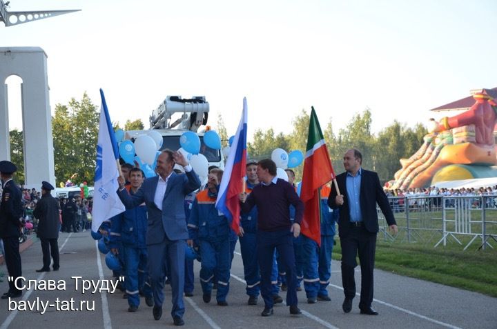 Алладин в розовом дыму, нефтяники и другие волшебники бавлинского шествия