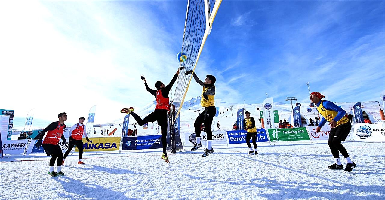 Бавлинец успешно выступил на втором этапе Евротура по волейболу на снегу