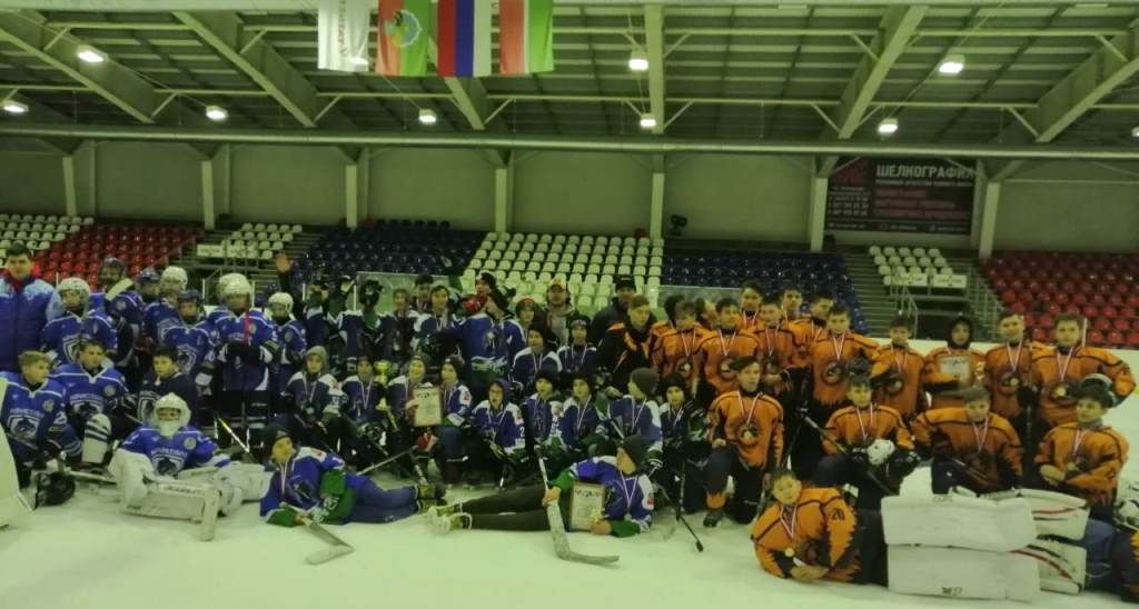 Бавлинские хоккеисты стали серебряными призерами под Новый год