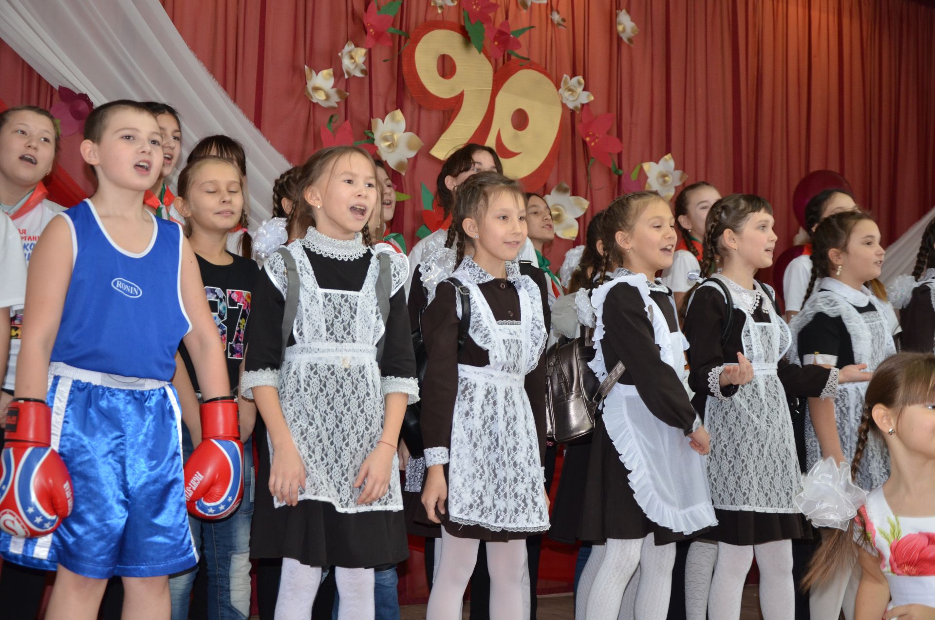 Старейшая школа Бавлов отметила 90-летний юбилей