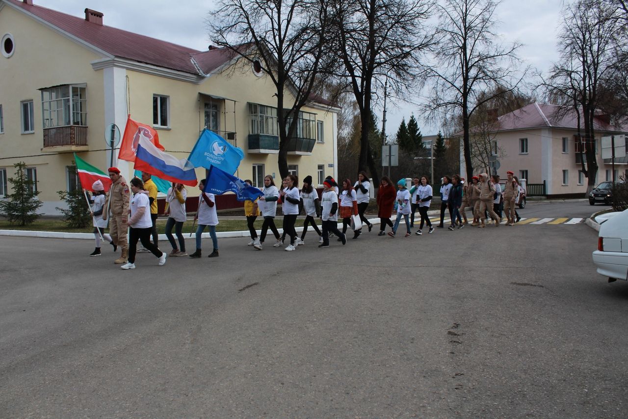 В Бавлах добровольцы участвовали в «Марше добра»
