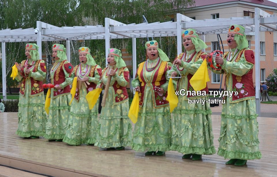 Звезды татарской эстрады подарили бавлинцам отличное настроение