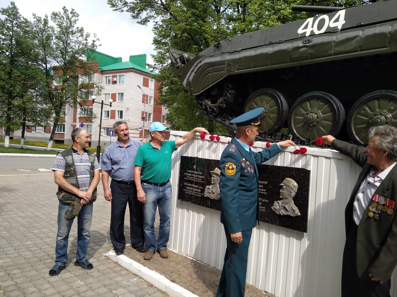 Не забывают боевых товарищей