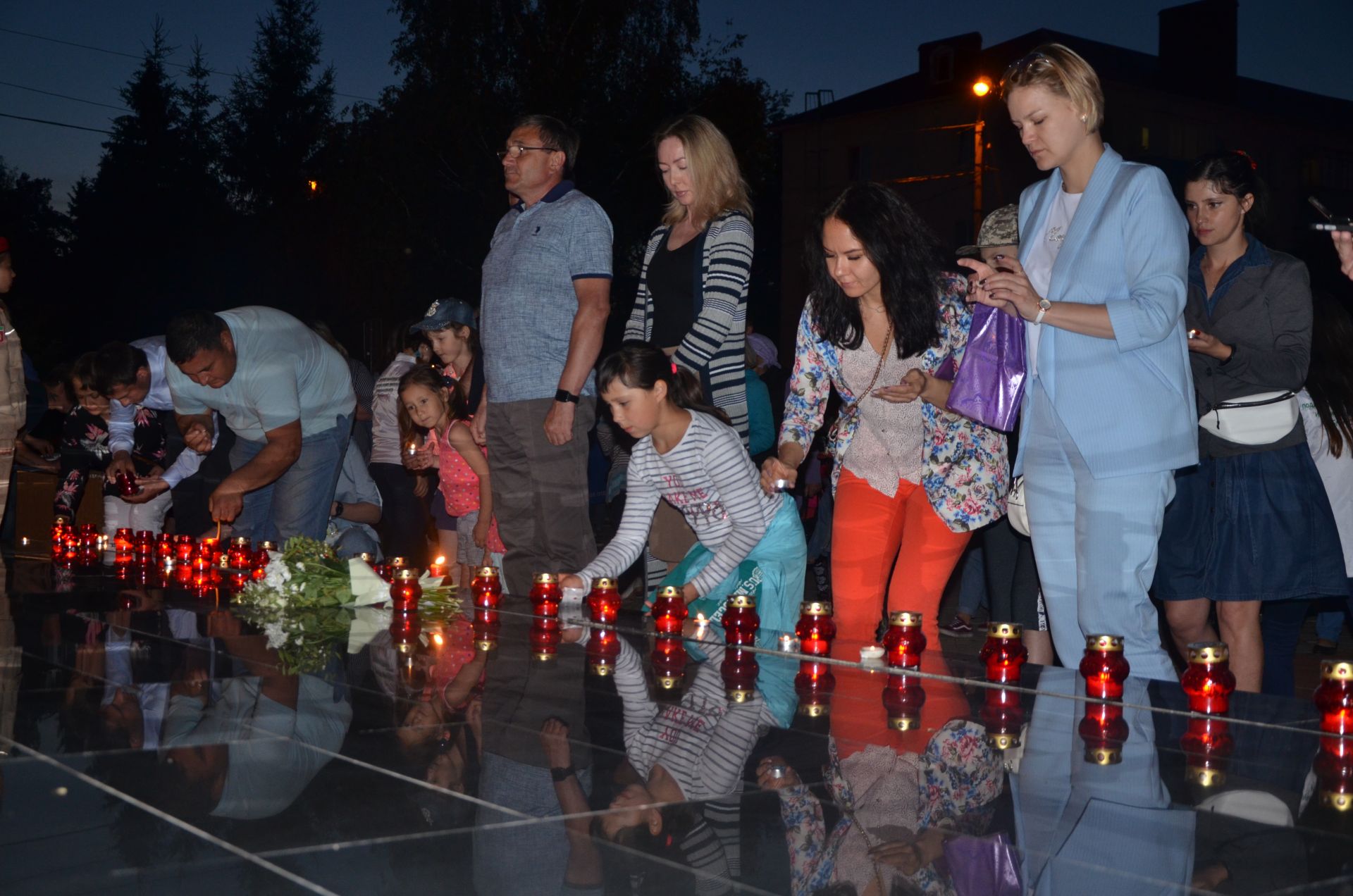 Бавлинцы зажгли свечи в память о жертвах войны