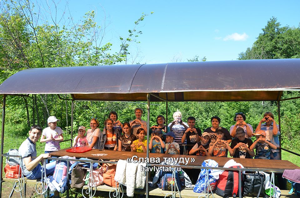 В Бавлах открылся семейный палаточный лагерь