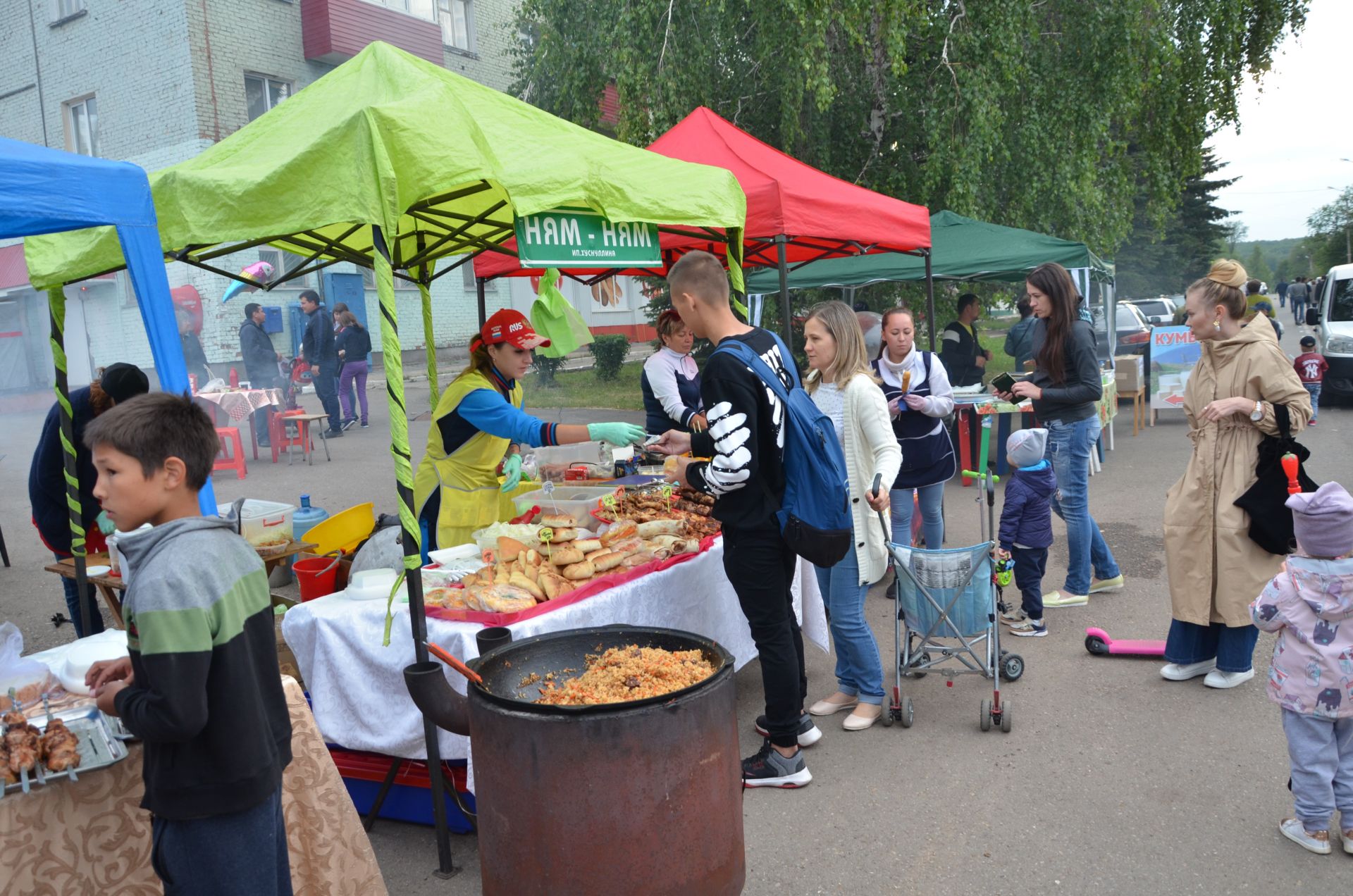 День молодёжи в Бавлах: волосы дыбом и яблоки в карамели