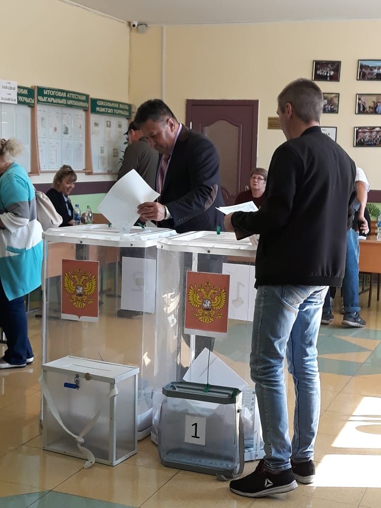 Почётные граждане Бавлов и другие жители северо-западной части города голосуют активно