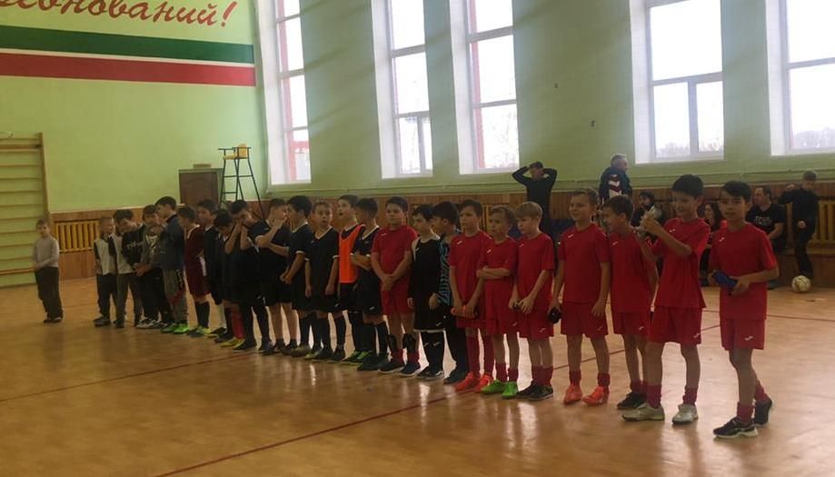 Бавлинские футболисты победили в турнире Деда Мороза