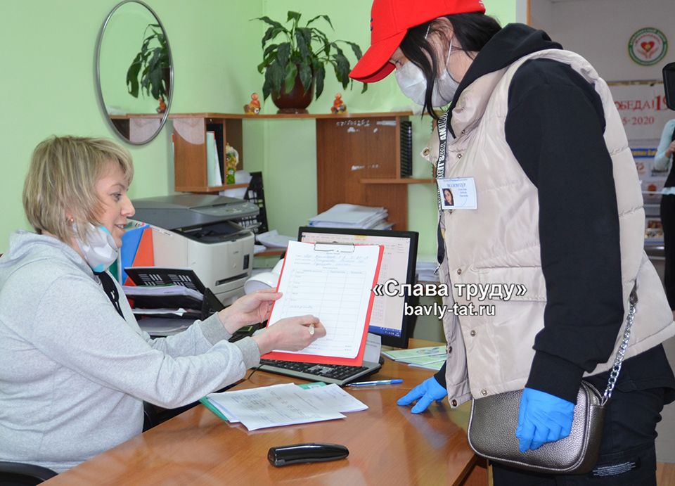 Бавлинские волонтеры доставляют пожилым жителям продукты и лекарства