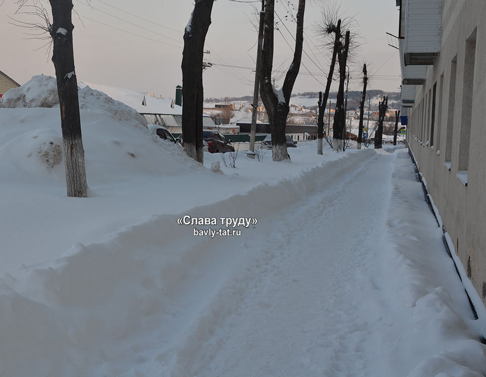 В Бавлах с начала зимы вывезено более трёх тысяч кубометров снега