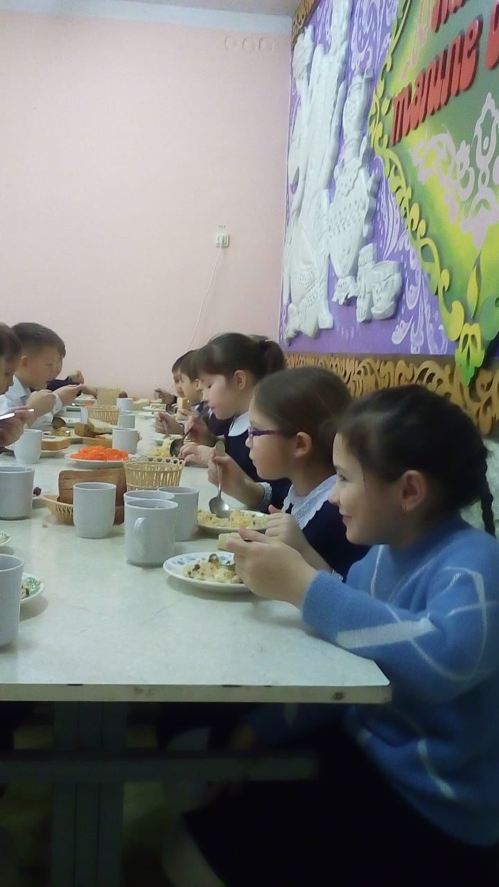 В бавлинских школах родители контролируют горячее питание