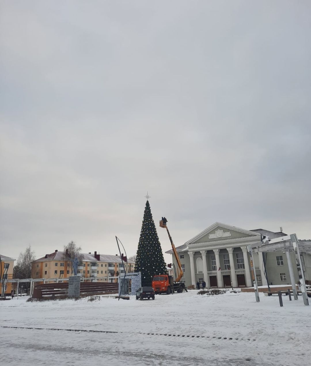 Город готовится к Новому году: «На главной площади появятся новые элементы»