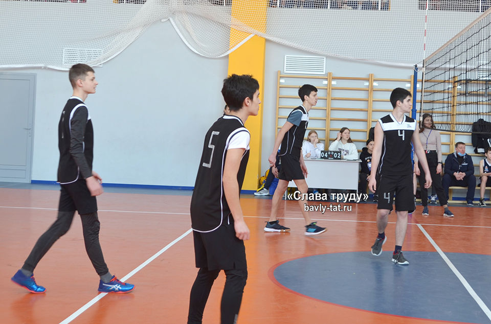В Бавлах проходит первенство района по волейболу среди школьников