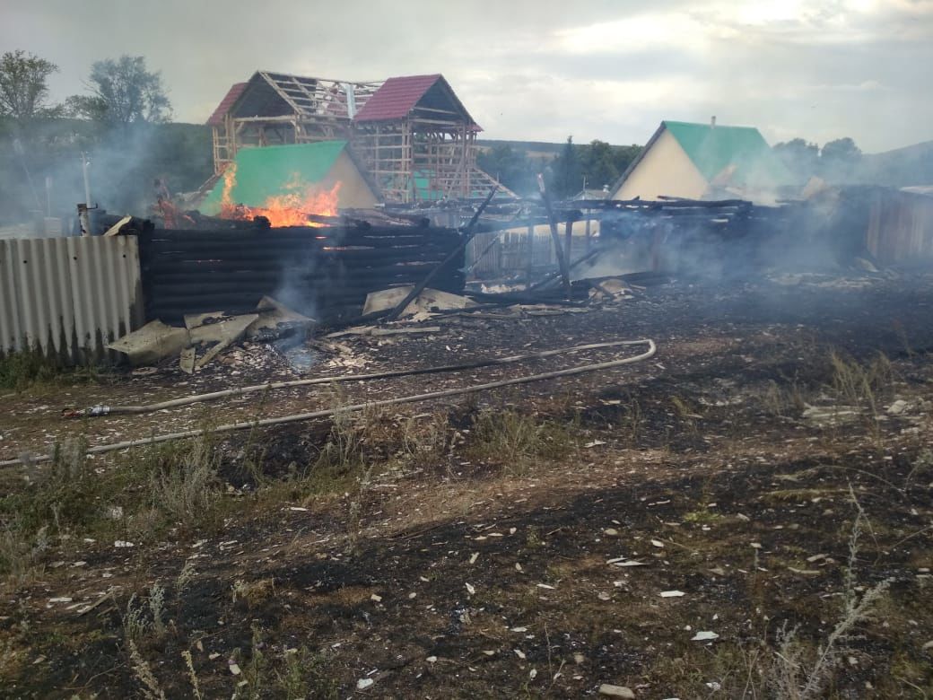 В селе Алексеевка сгорел сарай