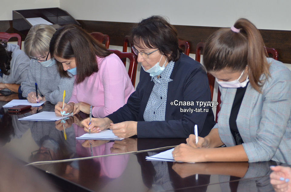 Более тысячи бавлинцев написали диктант на татарском языке