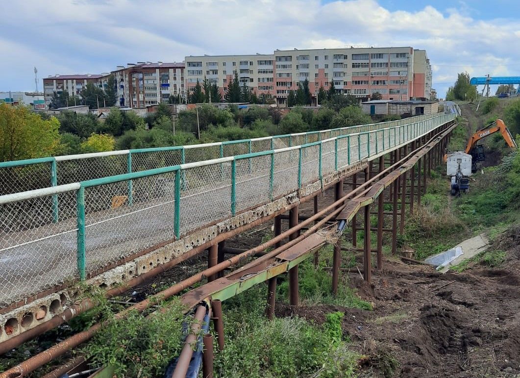 Пешеходный мост в микрорайоне Бавлов закрыт на реконструкцию