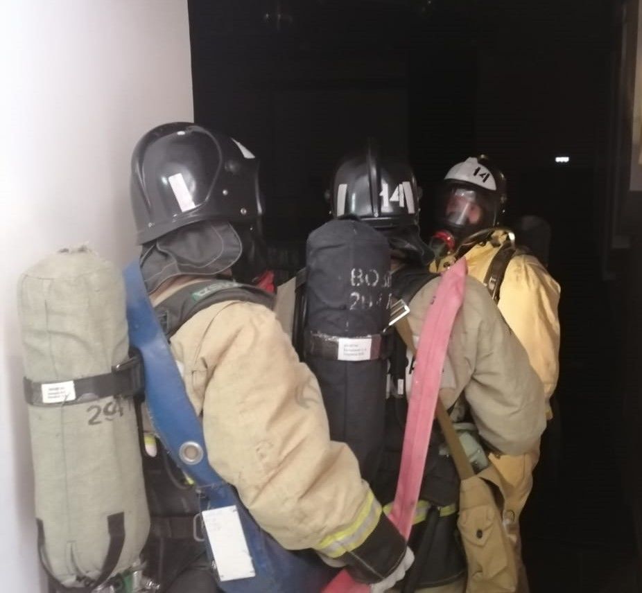 Бавлинские огнеборцы провели тренировочные учения в молодёжном центре