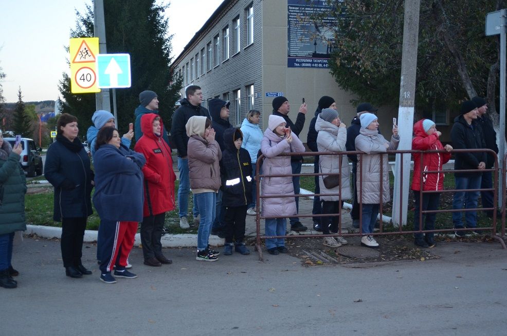 В Бавлинском районе проводили очередную группу мобилизованных