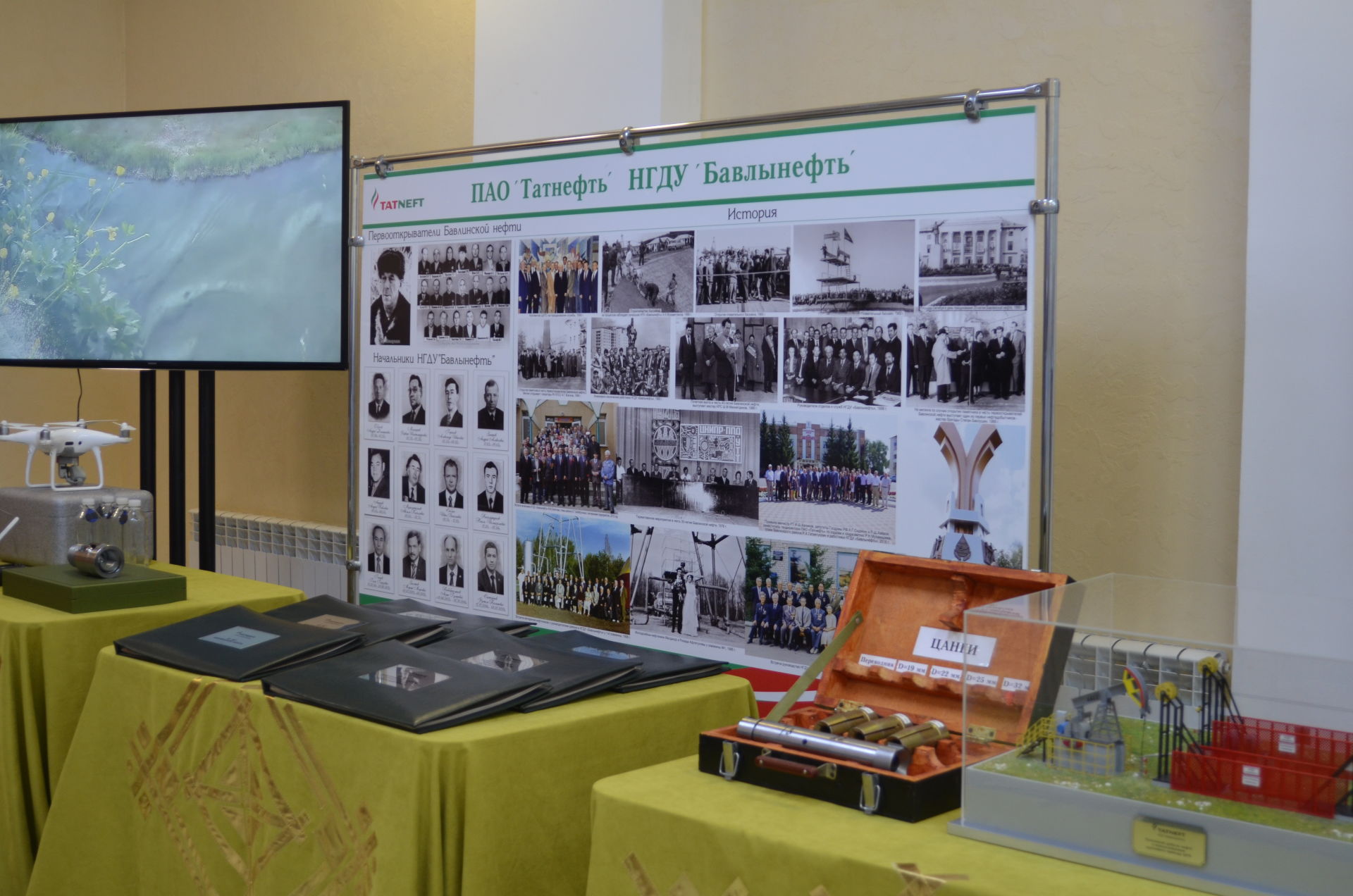 Премьер-министр Татарстана посетил выставку предприятий в доме культуры