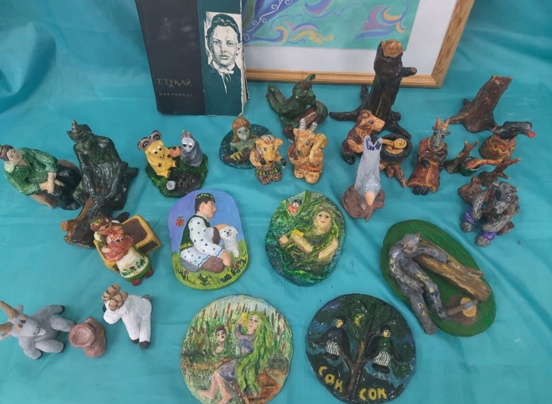 В Бавлинской школе искусств организовали выставку ко дню памяти Габдуллы Тукая