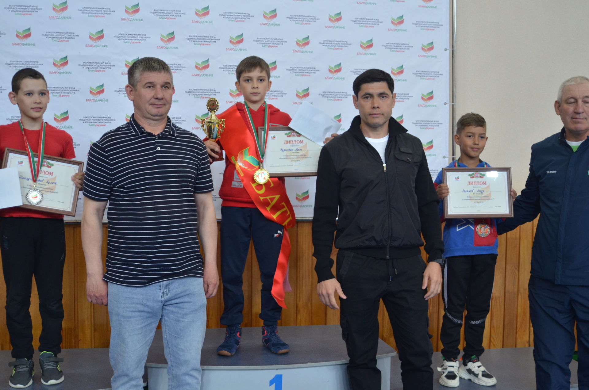 Юные борцы юго-востока Татарстана завоевали призы депутата