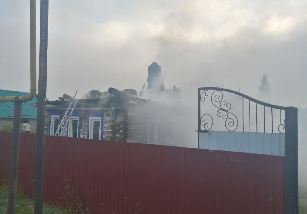 В Бавлинском районе сгорел жилой дом