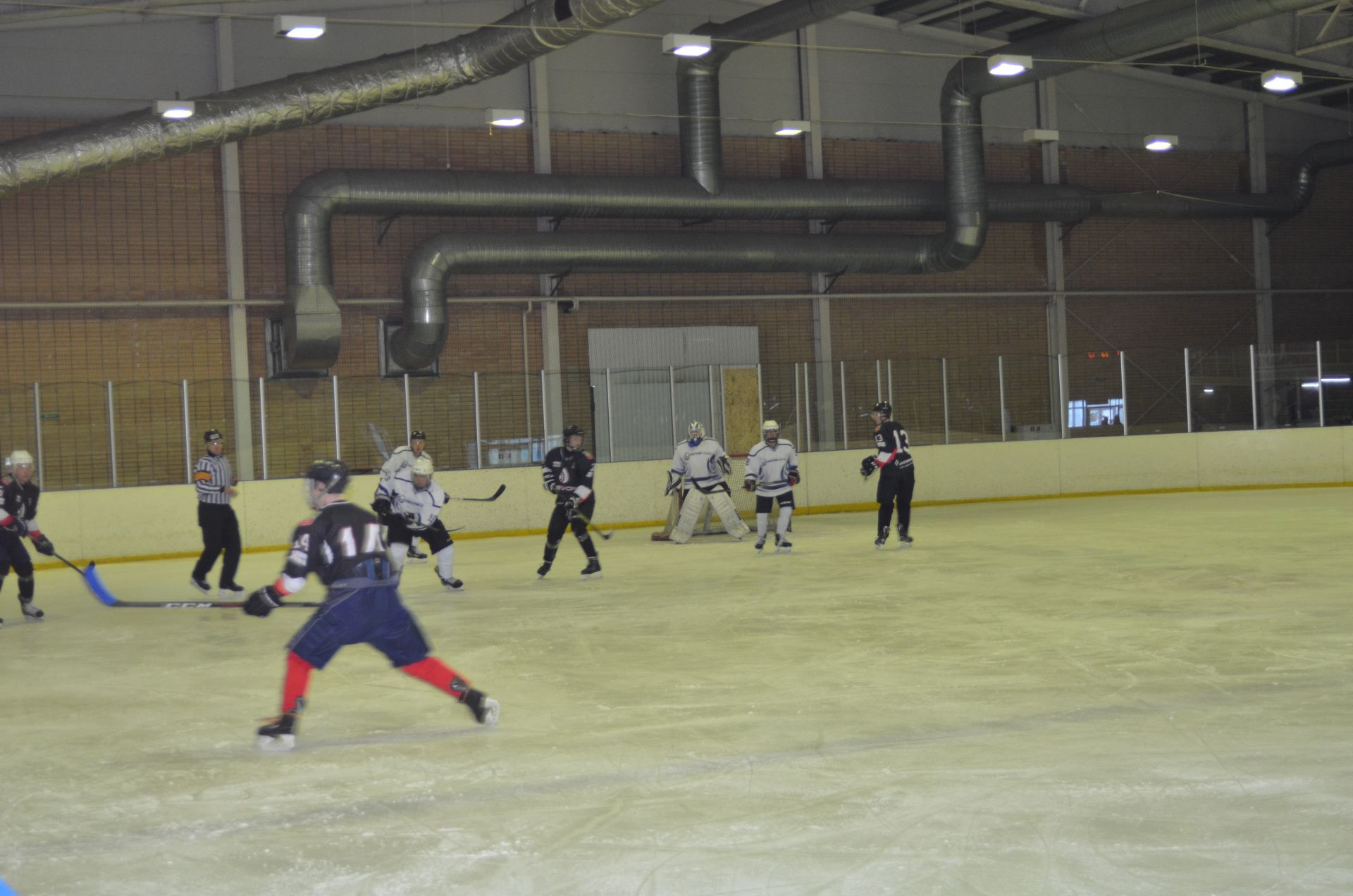 Дали жару: В Бавлах состоялась игра Единой рабочей хоккейной лиги