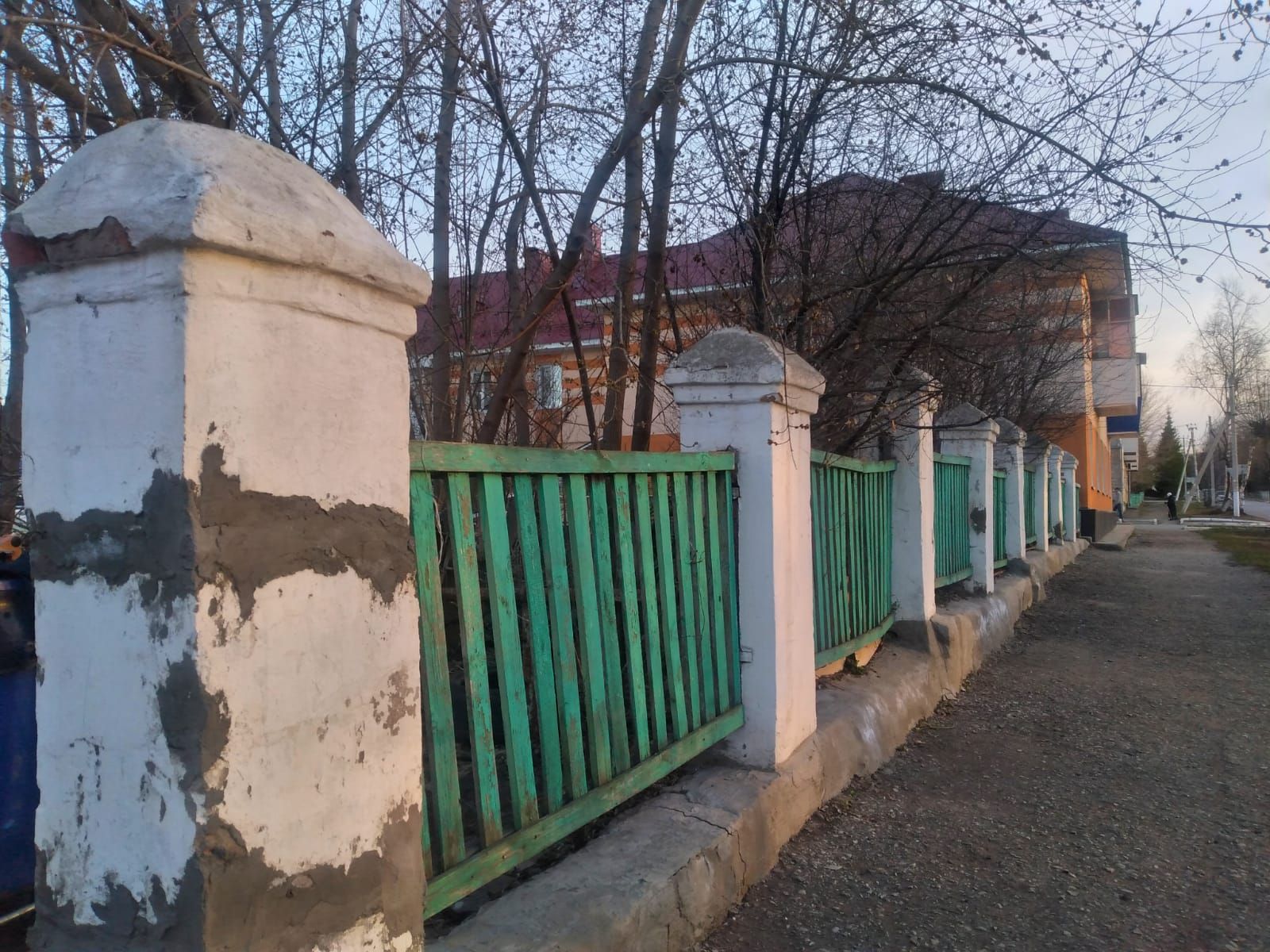 Жители домов по улице Гоголя в ожидании обновлённого двора