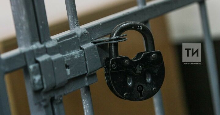 В казанской поликлинике мужчина выстрелил в ногу охраннице - стрелявший задержан