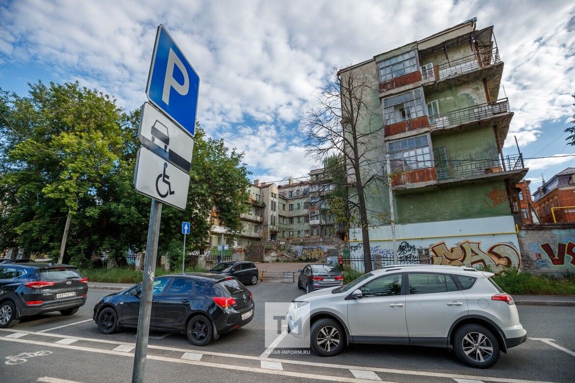 Прокуратурой выявлен недостаток в Татарстане парковочных мест для инвалидов