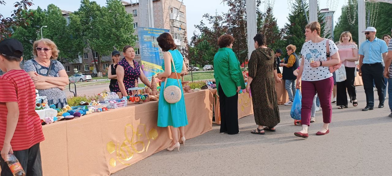 В Бавлах прошёл праздничный концерт в честь Дня российского предпринимательства