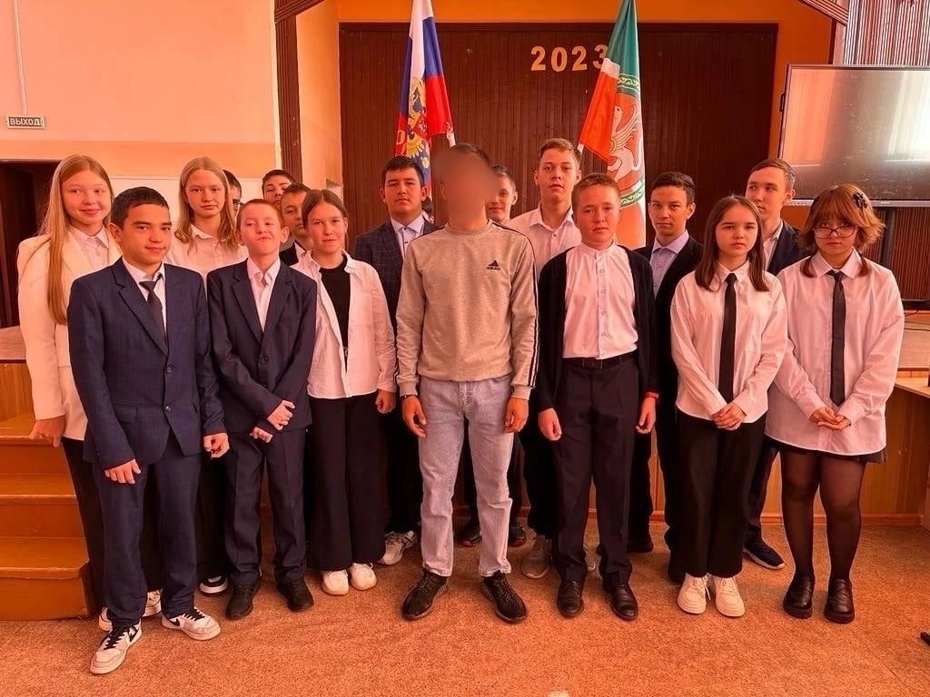 Перед отправкой в зону СВО бавлинец пообщался с учениками родной школы