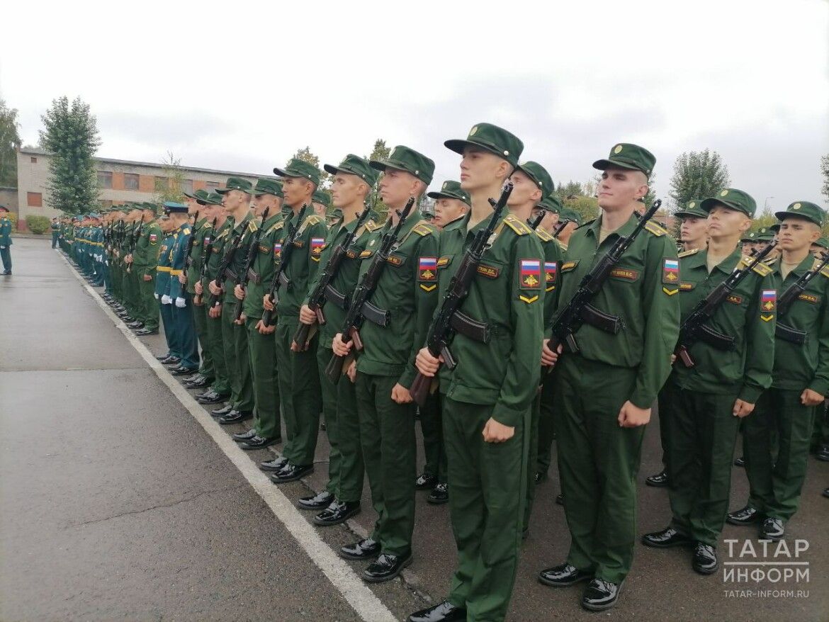 В Казани первокурсники танкового училища приняли присягу