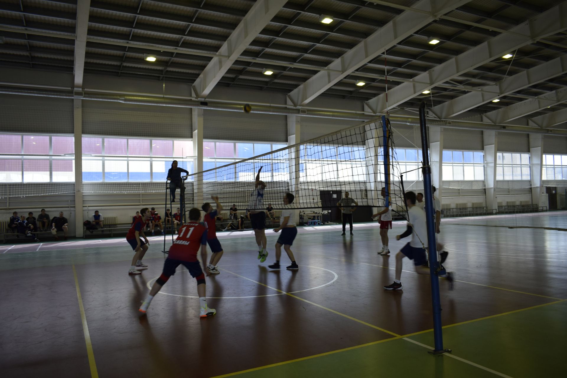В Бавлах прошёл турнир по волейболу памяти Аниса Зиярова