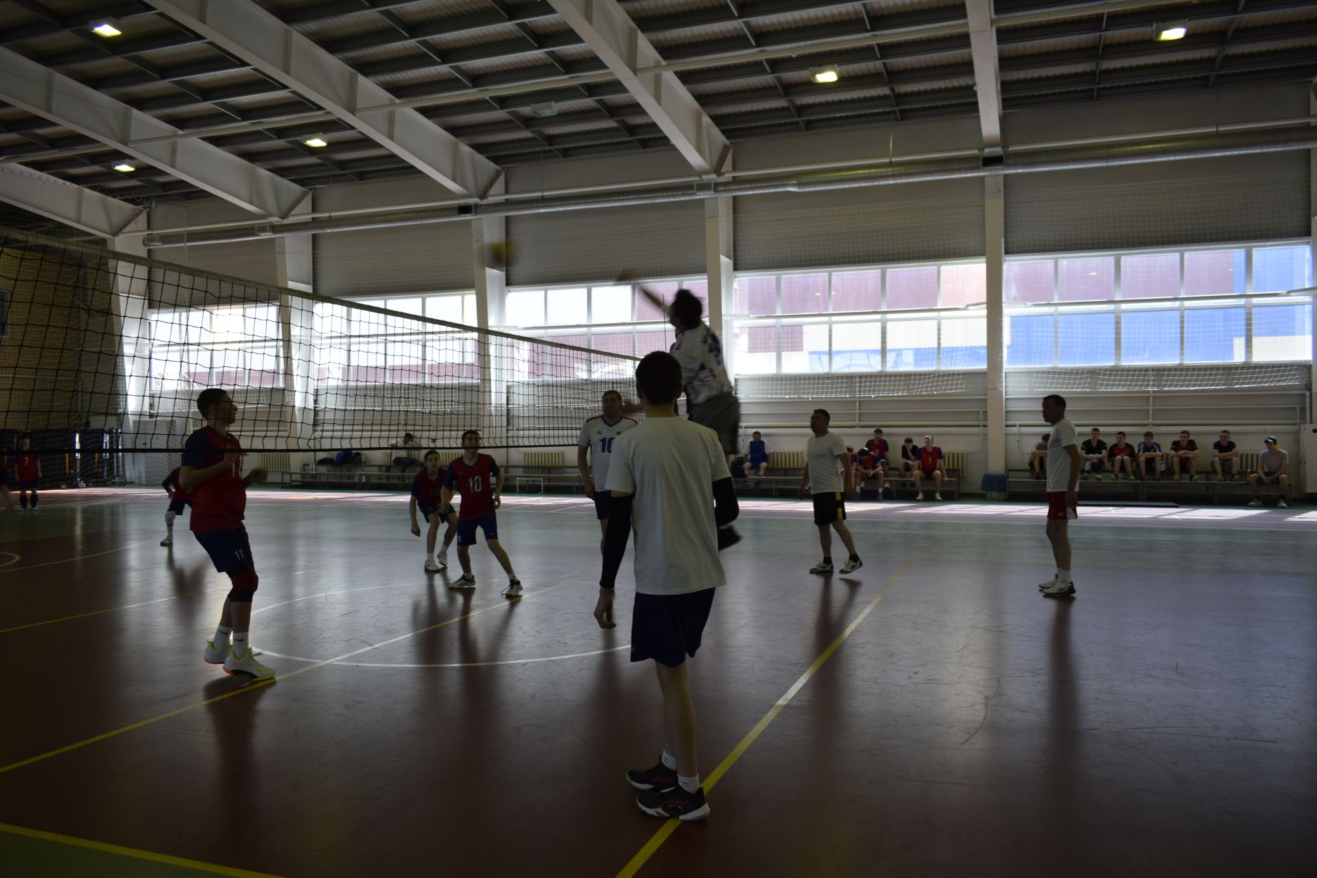 В Бавлах прошёл турнир по волейболу памяти Аниса Зиярова