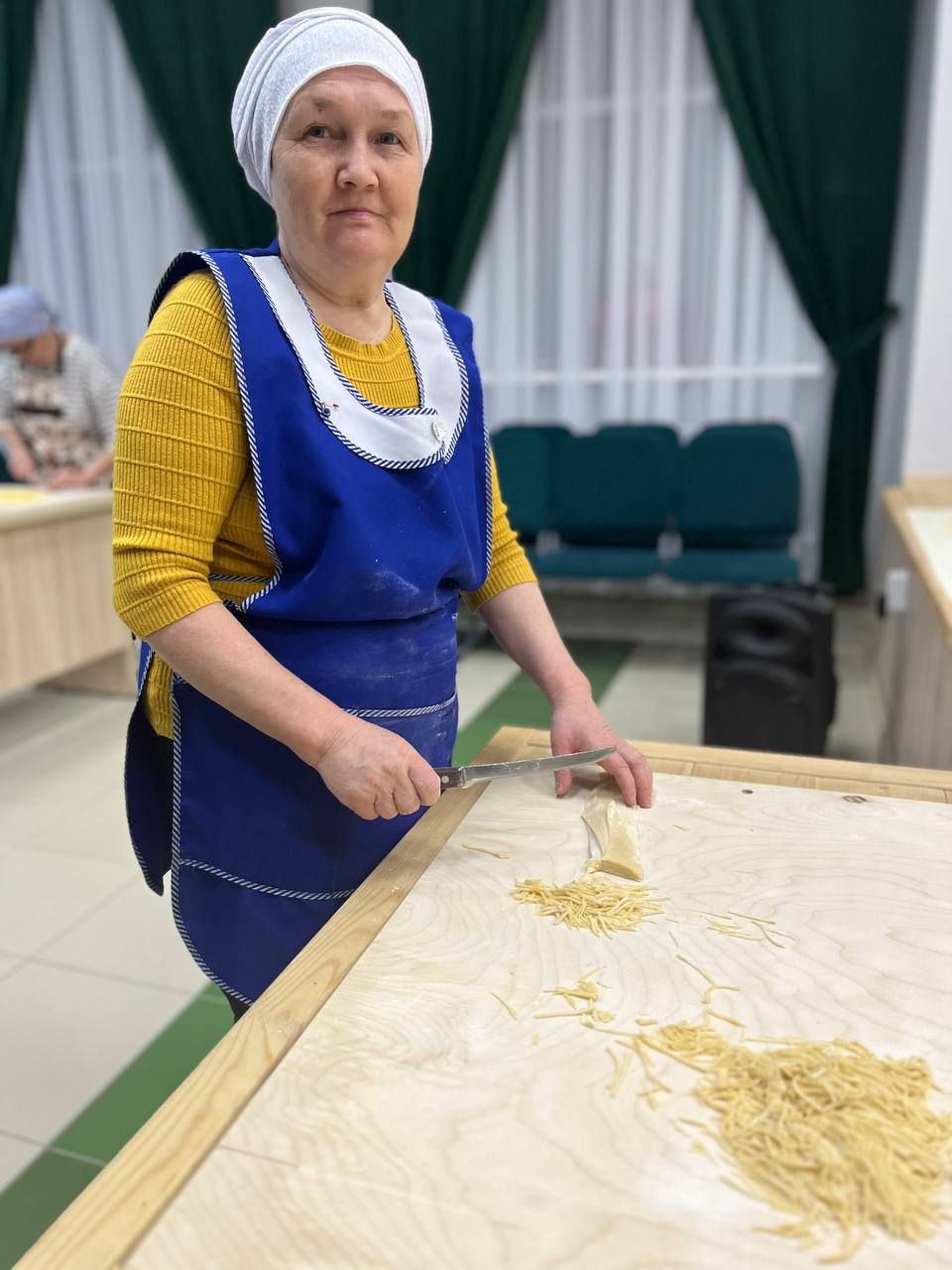 Жители села Татарский Кандыз приготовили домашнюю лапшу для бойцов