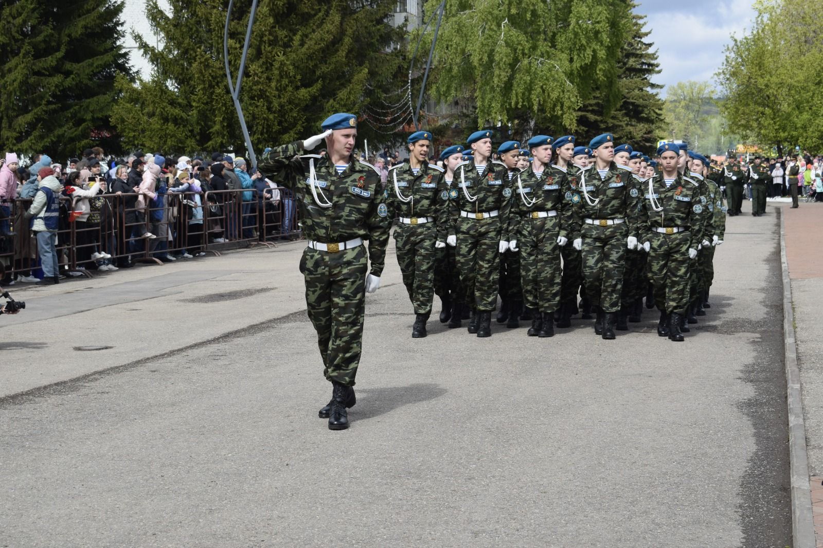 В Бавлах прошел Парад Победы