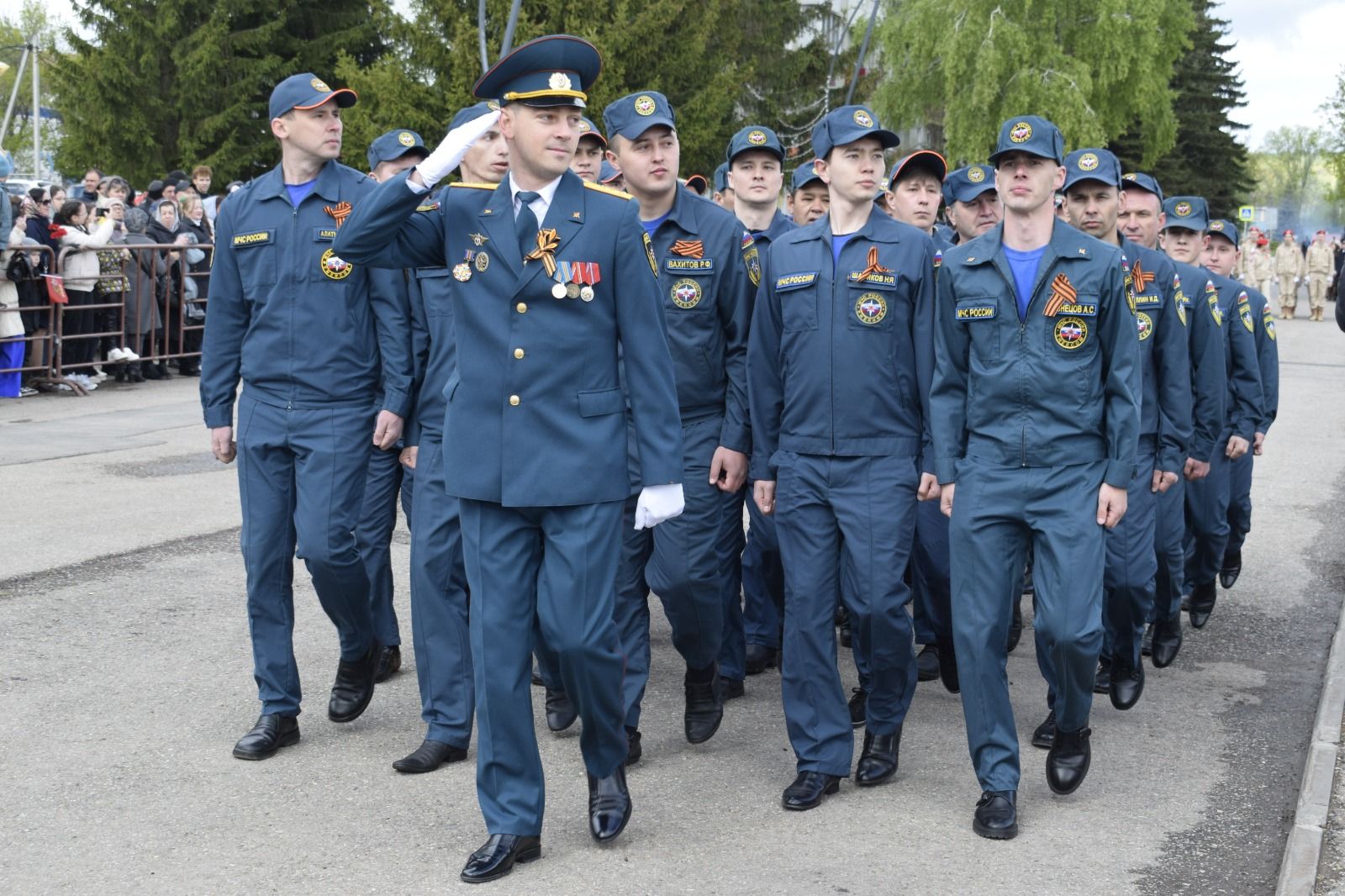 В Бавлах прошел Парад Победы