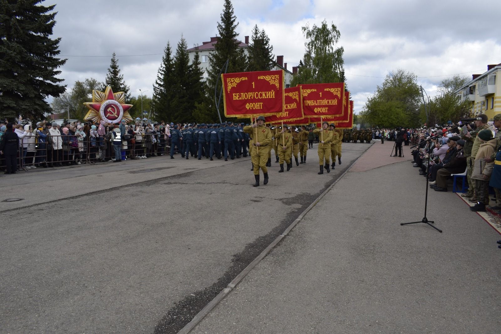 В Бавлах прошел Парад Победы