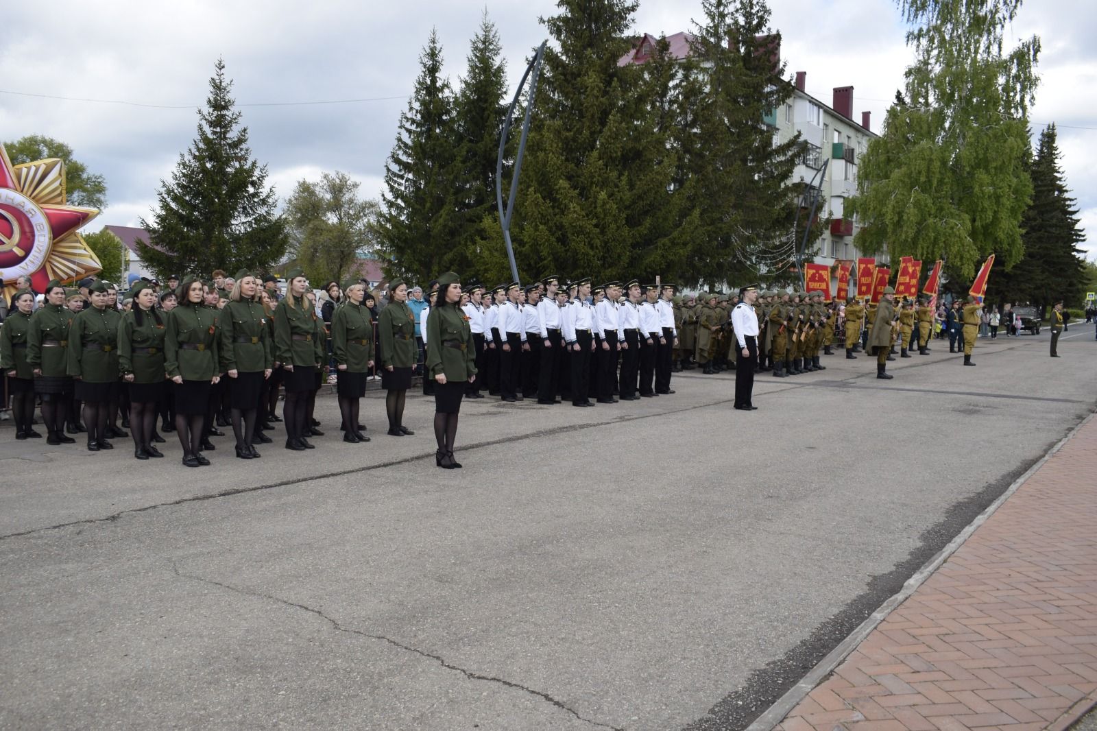 В Бавлах прошел Парад Победы