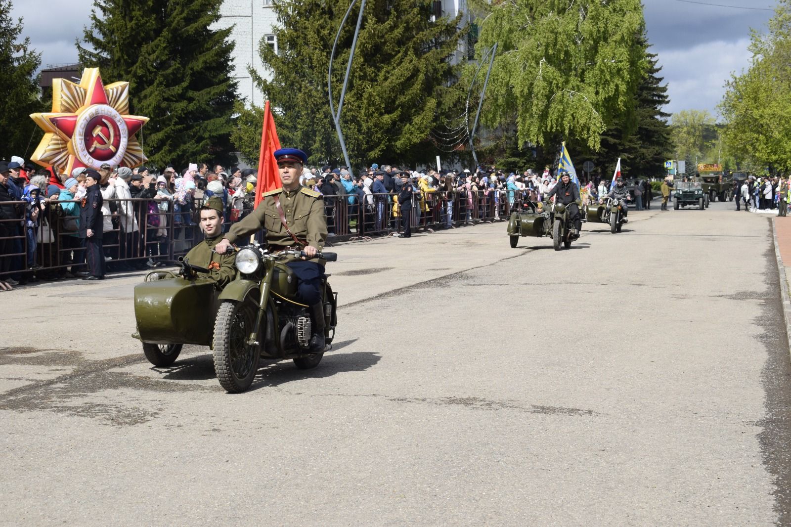 В Бавлах прошел Парад Победы