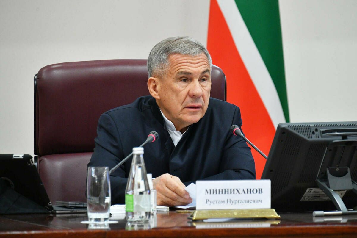 Минниханов дал указание усилить наблюдение за воздушным пространством