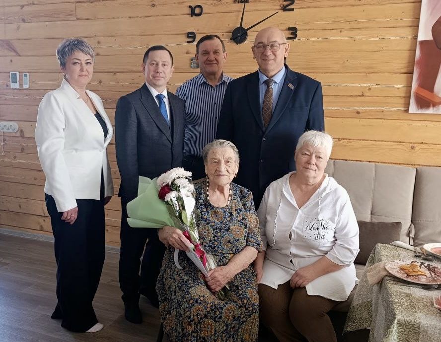 Бавлинка Нина Гузаирова отметила 95-летний юбилей