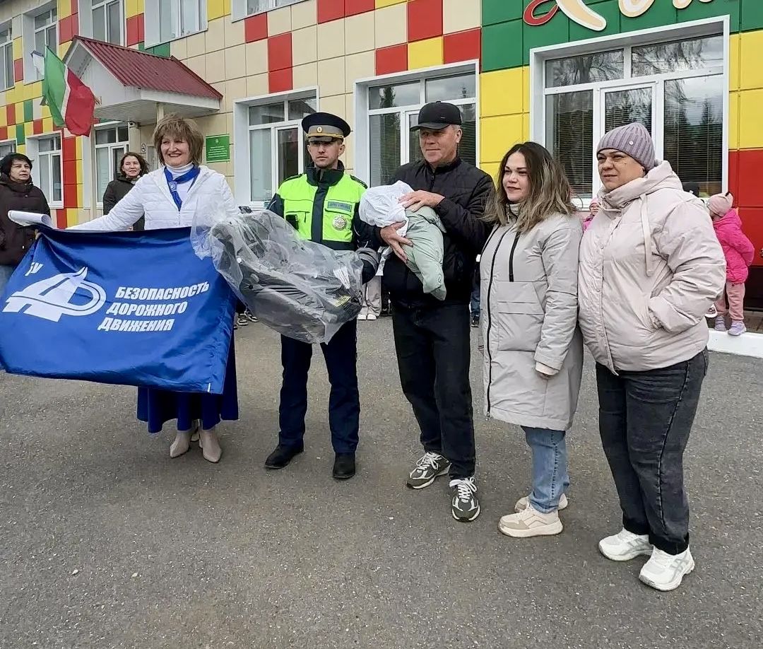 В бавлинском детском саду прошла акция «Ребёнок – главный пассажир»